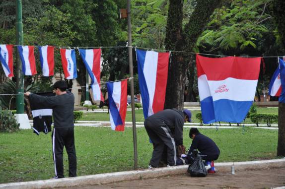 Sentimento patriótico no dia da semifinal da Copa América (em Villarrica - Paraguai)